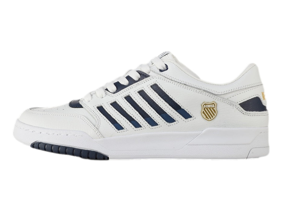 Tenis K-Swiss Dread Court en color blanco con franjas laterales en azul marino y suela blanca.