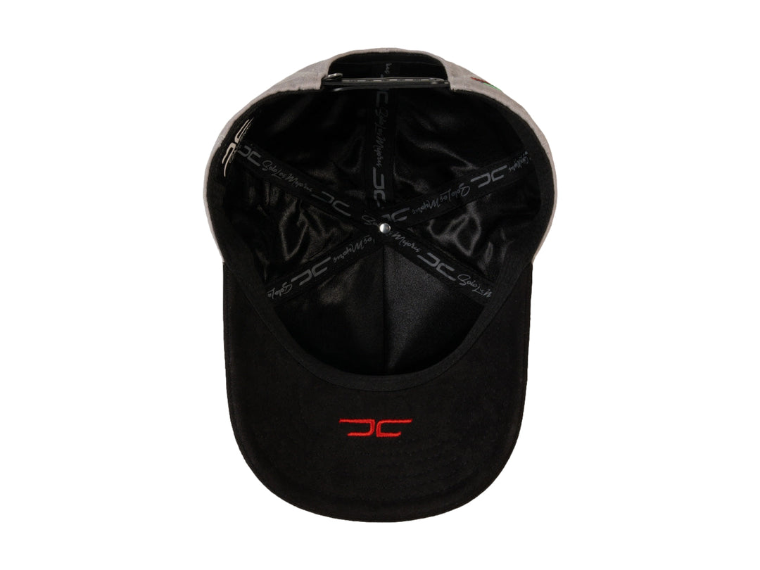 Gorra JC HATS color gris con visera negra y bordado rojo frontal que dice University of Life.