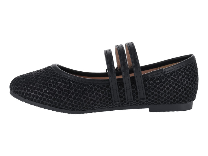Zapato plano negro con tres correas y hebillas doradas, textura de malla.