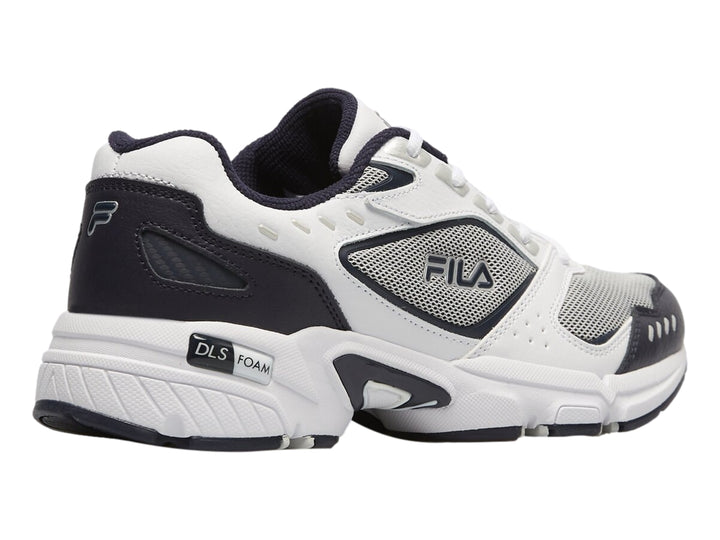 Tenis deportivos Fila en colores blanco, azul marino y gris con suela blanca robusta.