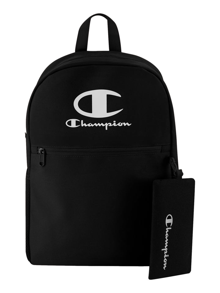 Mochila escolar negra de marca Champion con lapicera a juego sobre fondo blanco.