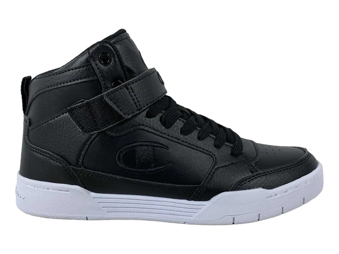 Tenis Champion modelo Arena Power Hi en color negro con suela blanca y correa ajustable en el tobillo.