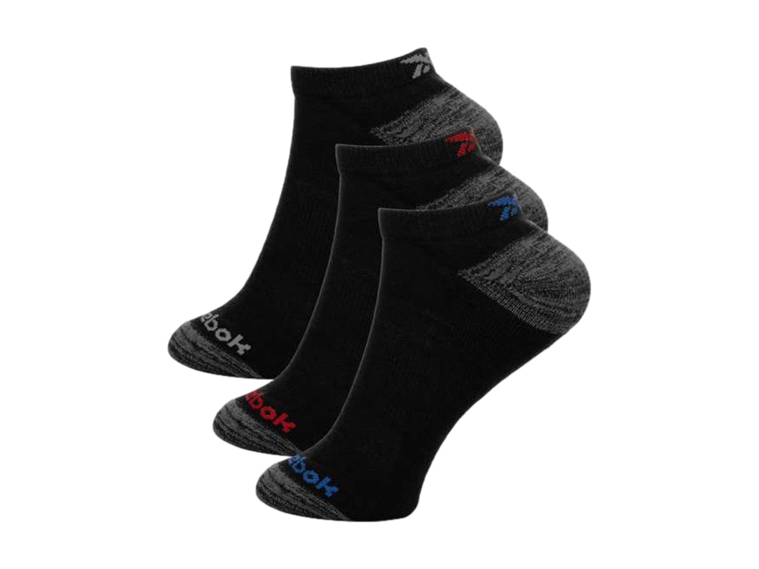 Paquete de tres pares de calcetines deportivos cortos Reebok en color negro con detalles en gris.