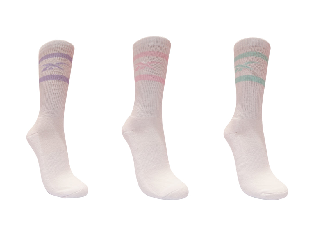 Pack de 3 pares de calcetines deportivos blancos con rayas superiores en colores morado, rosa y verde menta.