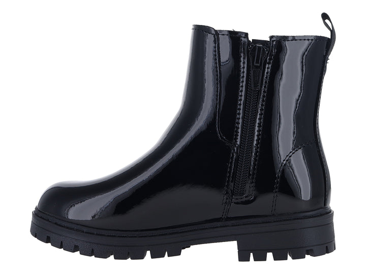 Bota de charol negro para niño con parche decorativo de Stitch y suela gruesa dentada.