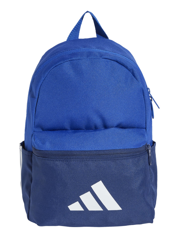 Mochila Adidas de dos tonos de azul con logotipo blanco en la parte inferior.