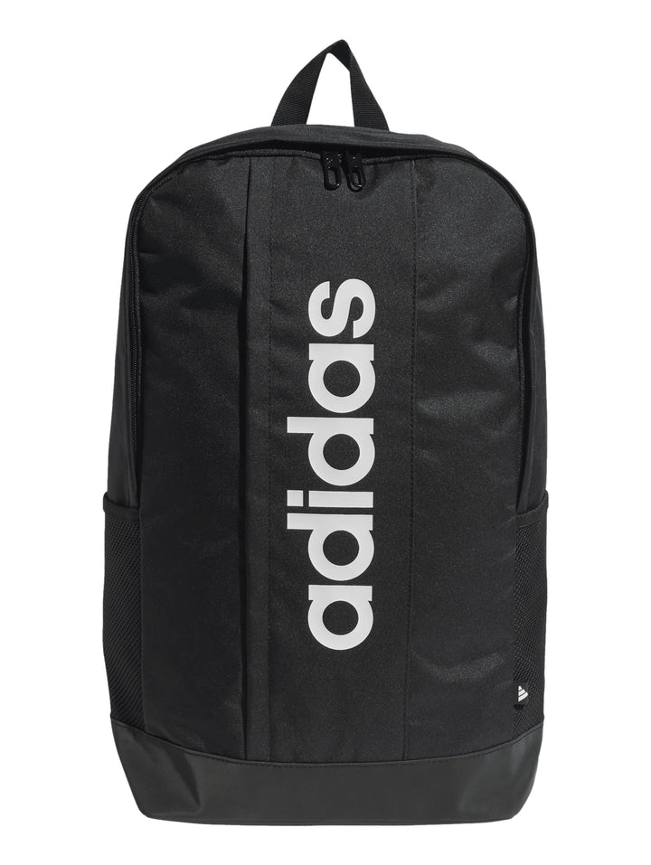 Mochila escolar Adidas de color negro con logotipo blanco vertical en el centro.