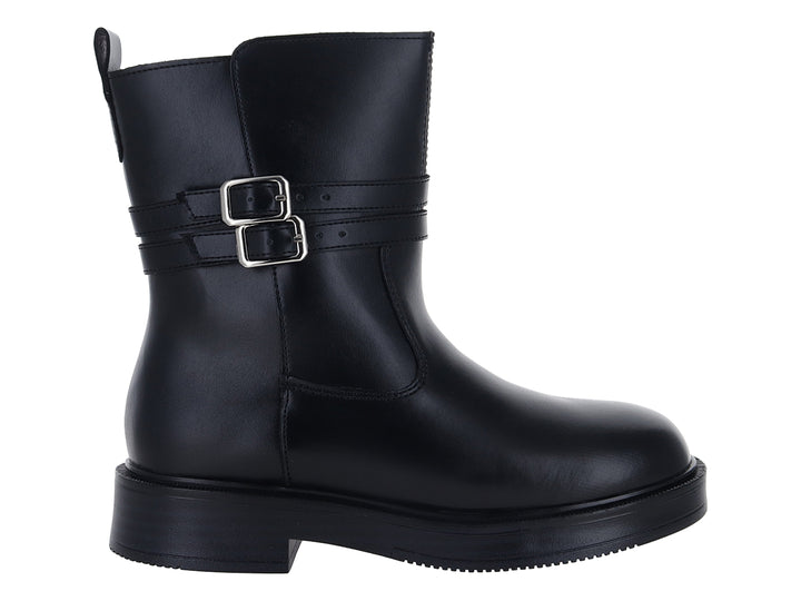 Bota negra de cuero con suela de plataforma y dos hebillas metálicas laterales.
