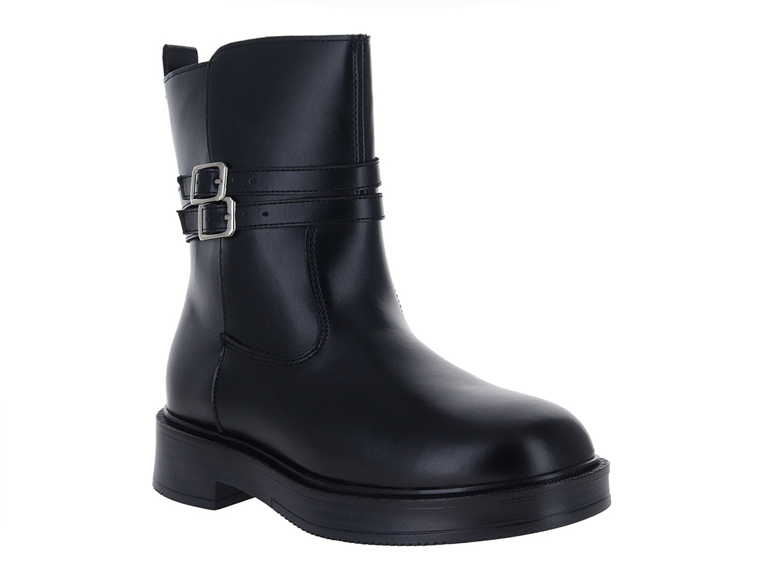 Bota negra de cuero con suela de plataforma y dos hebillas metálicas laterales.