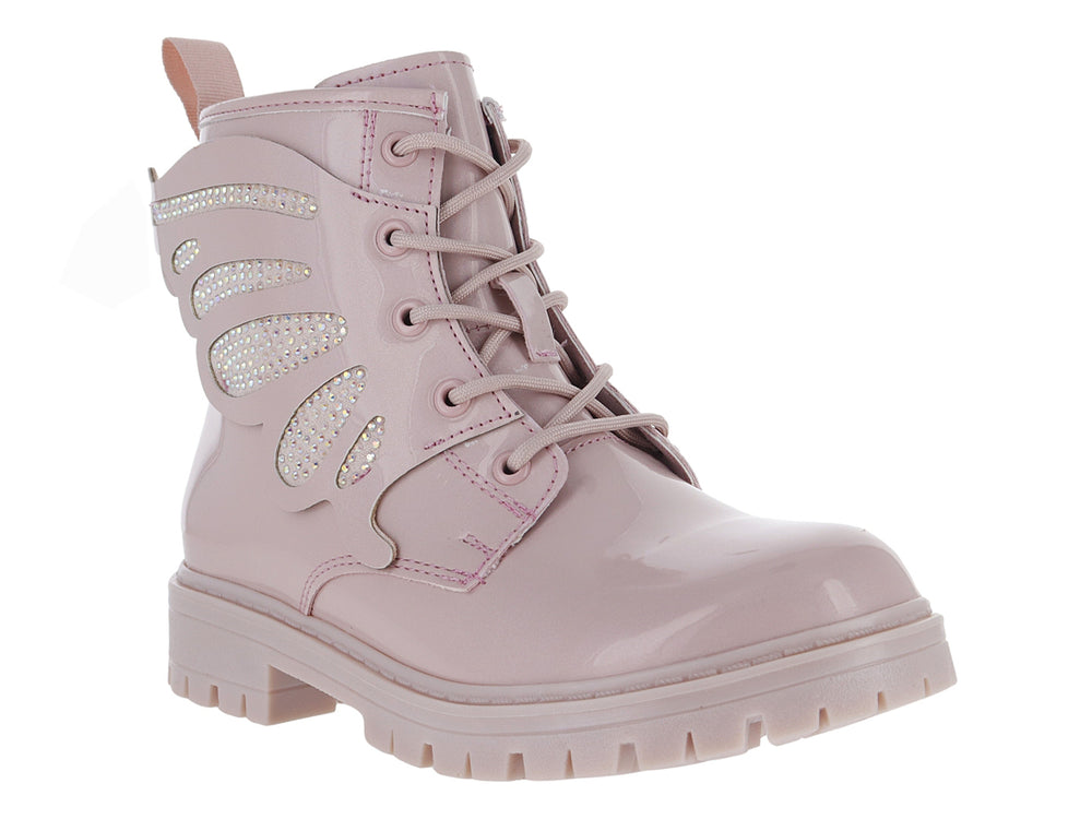Bota infantil rosa brillante con adornos de alas laterales y suela gruesa.