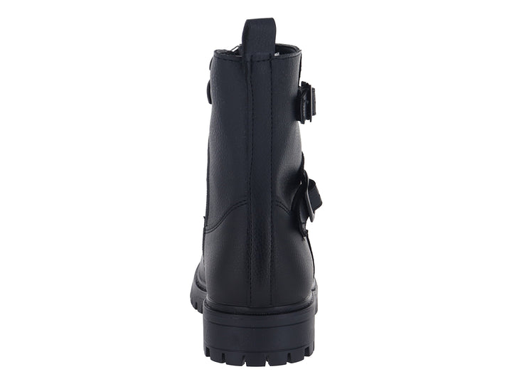 Bota negra de material sintético con suela track y dos hebillas decorativas laterales.