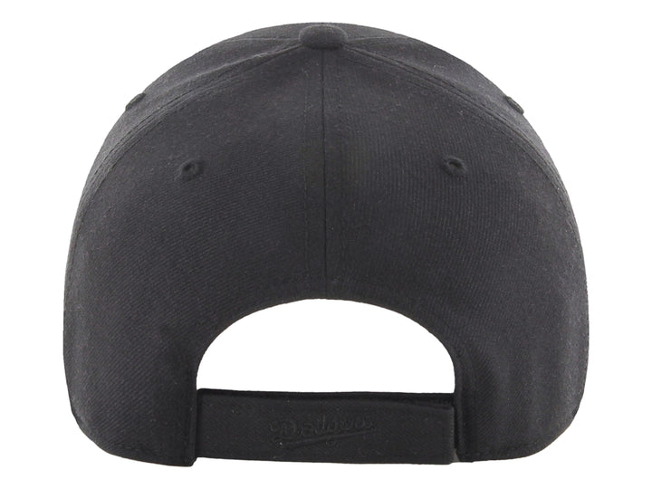 Gorra de béisbol color negro con logotipo LA bordado en el mismo tono.