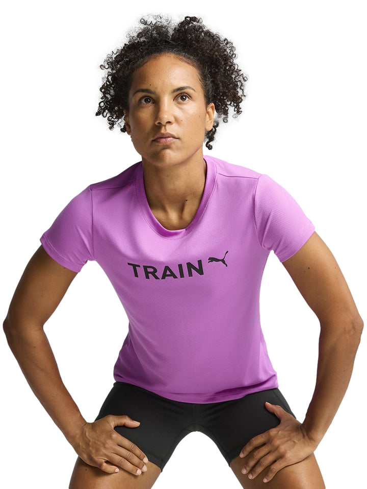 Camiseta deportiva PUMA color morado con la palabra TRAIN y logo en el pecho.
