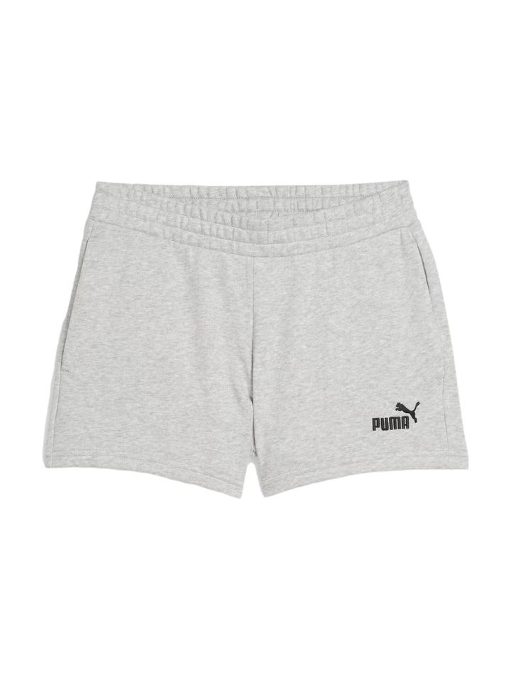 Shorts deportivos PUMA color gris claro con logotipo negro en la pierna izquierda.
