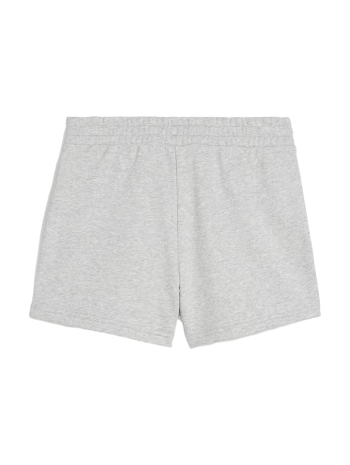 Shorts deportivos PUMA color gris claro con logotipo negro en la pierna izquierda.