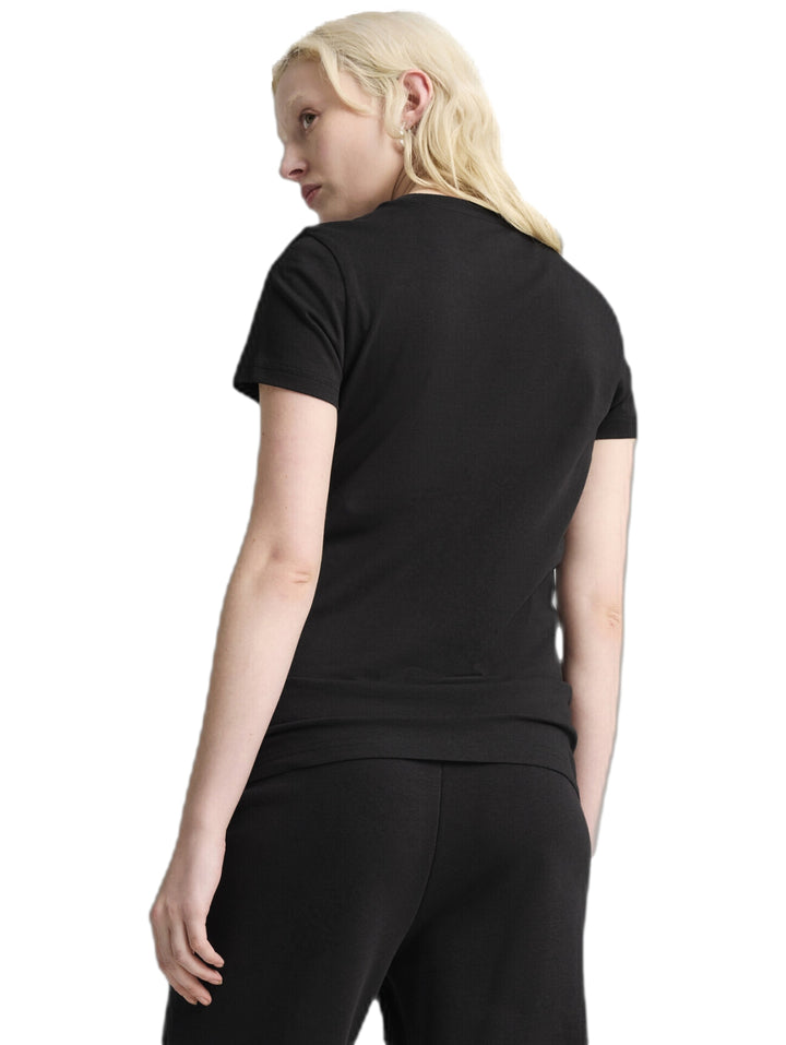 Camiseta deportiva negra de manga corta con logo de PUMA en color plata metálico.