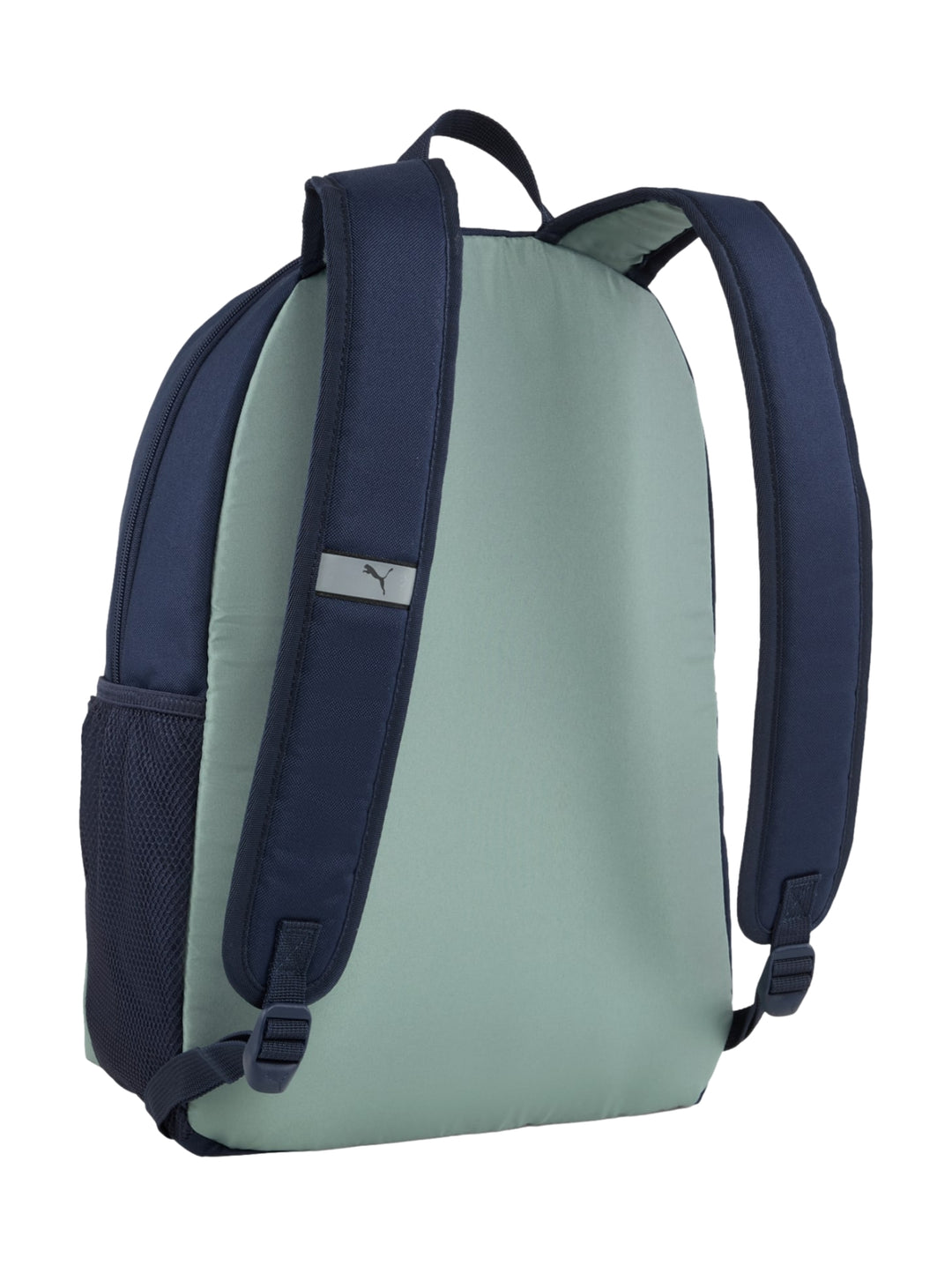 Mochila PUMA color block en azul marino, crema y verde azulado con logotipo blanco frontal.