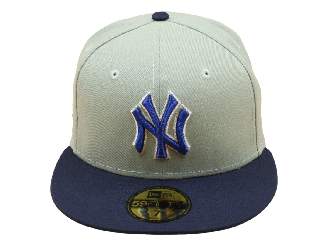 Gorra New Era de los New York Yankees en color verde claro con visera azul marino.