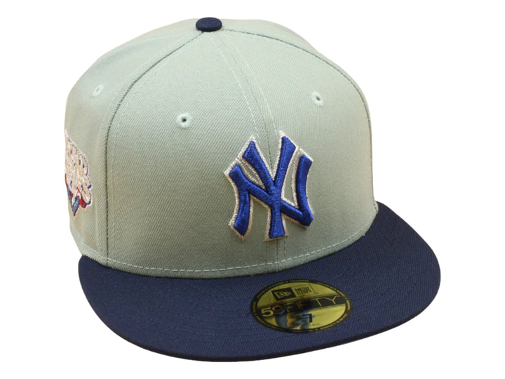Gorra New Era de los New York Yankees en color verde claro con visera azul marino.