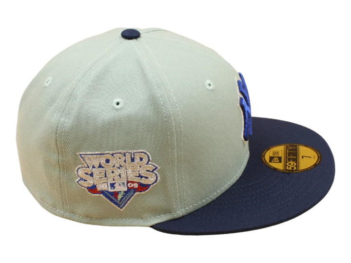 Gorra New Era de los New York Yankees en color verde claro con visera azul marino.