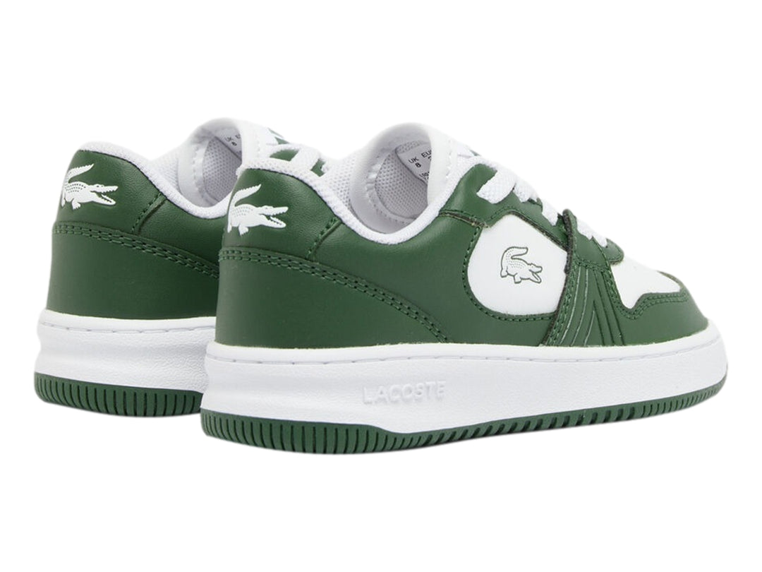 Tenis deportivos Lacoste en color verde oscuro y blanco con logotipo del cocodrilo en el lateral.