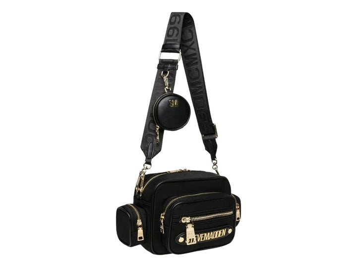 Bolso de hombro negro Steve Madden con detalles dorados, correa ancha y un pequeño monedero circular adjunto.