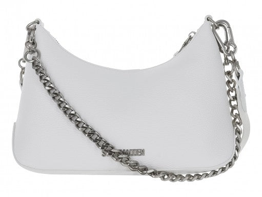 Bolso hobo blanco de Steve Madden con estoperoles plateados, correa ancha y un pequeño bolso complementario.