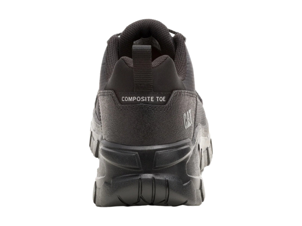 Zapato deportivo Caterpillar color negro con suela robusta y tejido de malla.