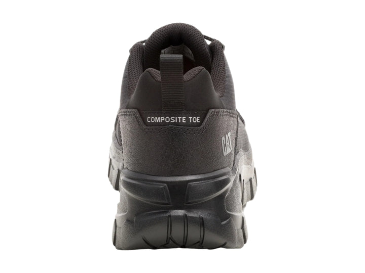 Zapato deportivo Caterpillar color negro con suela robusta y tejido de malla.