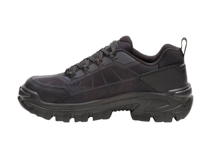 Zapato deportivo Caterpillar color negro con suela robusta y tejido de malla.