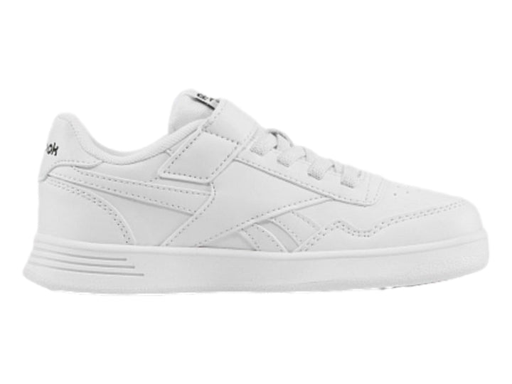 Tenis Reebok Court Advance en color blanco con cordones y suela plana.