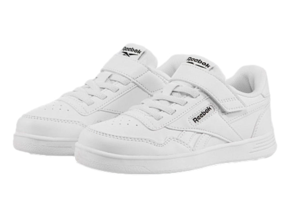 Tenis Reebok Court Advance en color blanco con cordones y suela plana.