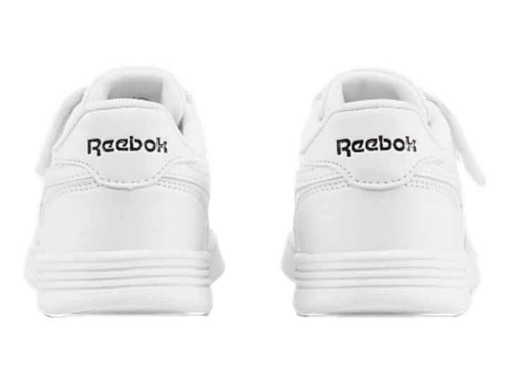 Tenis Reebok Court Advance en color blanco con cordones y suela plana.