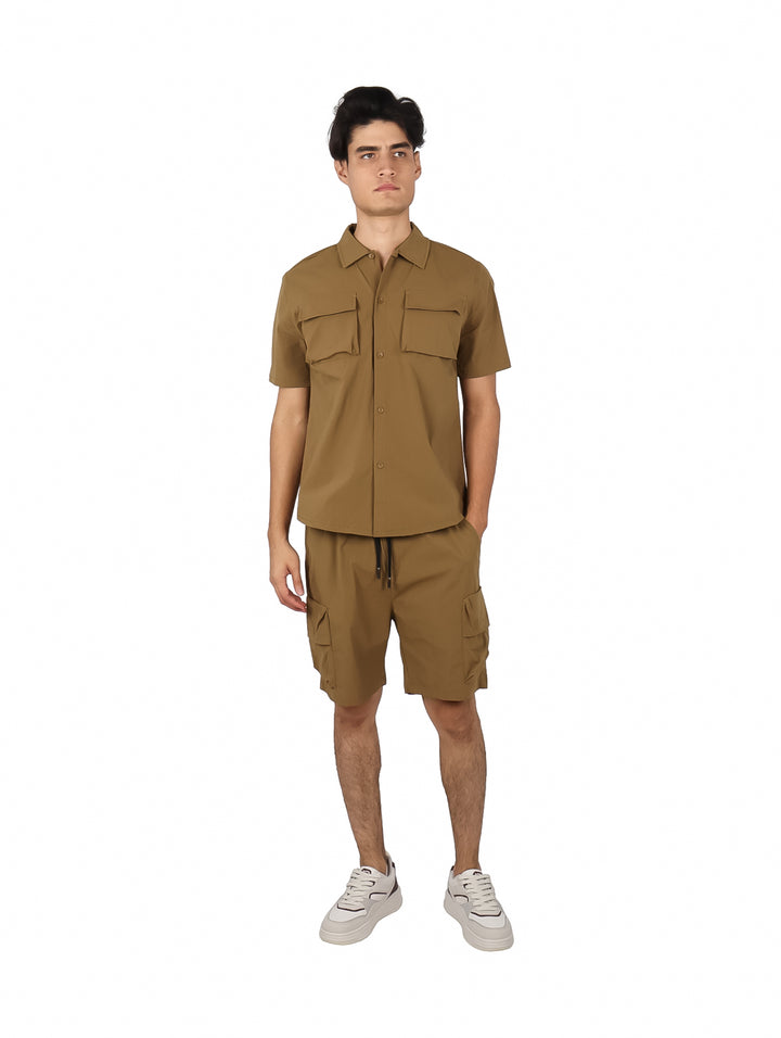 Conjunto Camisa y Short Cargo Giovanni Gali Camel para Hombre