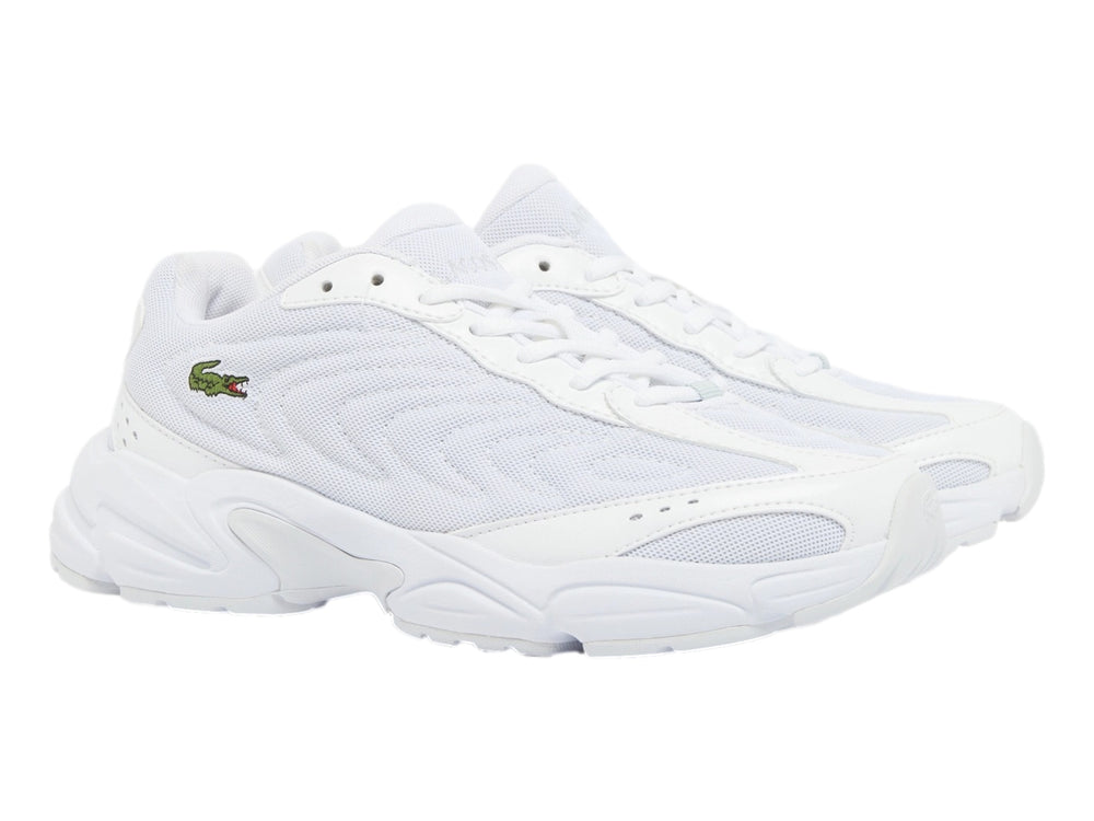 Tenis deportivos Lacoste color blanco con suela ancha y diseño moderno en malla sintética.