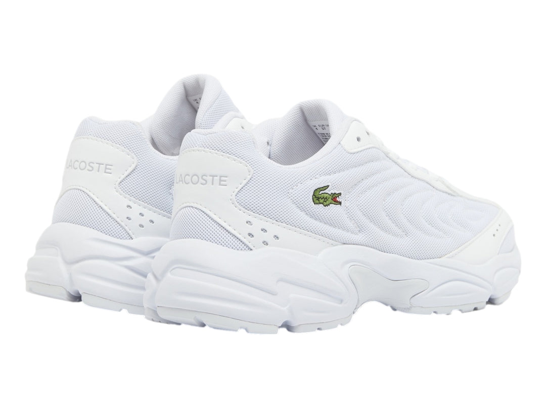 Tenis deportivos Lacoste color blanco con suela ancha y diseño moderno en malla sintética.