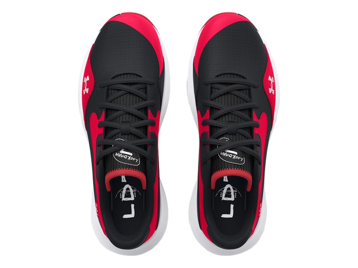 Tenis de baloncesto Under Armour Lockdown 7 Low en colores rojo y negro con suela blanca.