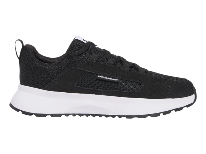 Tenis Under Armour Street Mirage color negro con suela blanca gruesa.