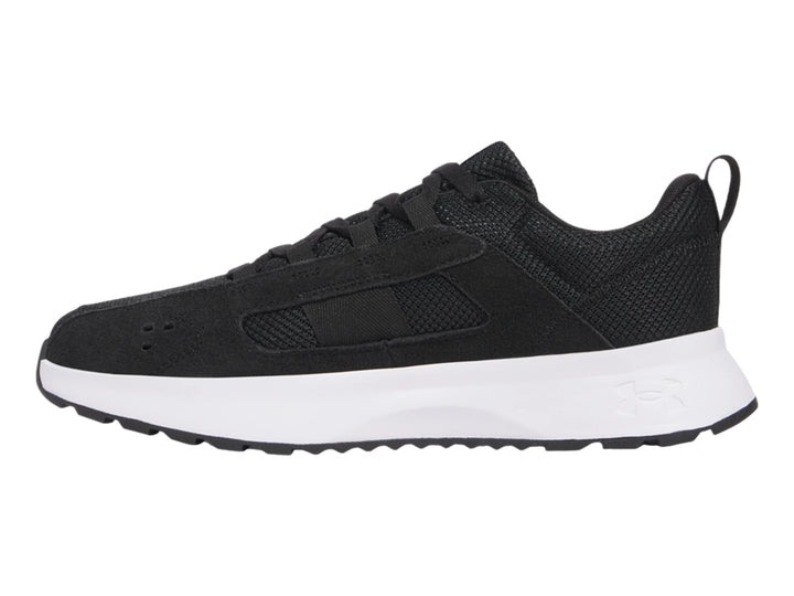 Tenis Under Armour Street Mirage color negro con suela blanca gruesa.