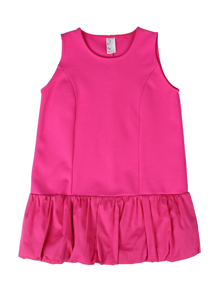 Vestido color fucsia para niña, sin mangas y con falda plisada.