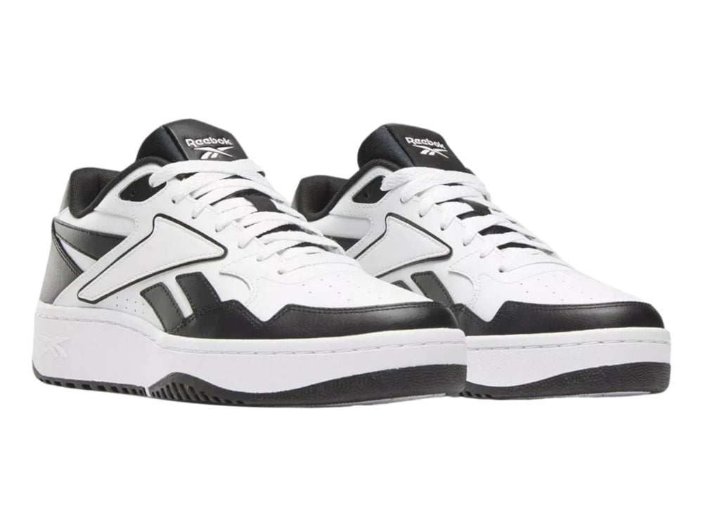Tenis Reebok ATR Chill color blanco con detalles en negro para hombre.