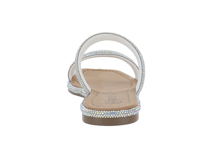 Sandalias planas color tornasol con tiras y bordes decorados con cristales brillantes.