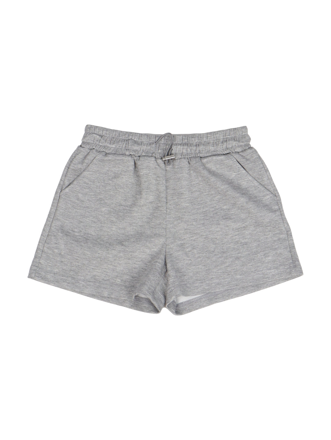 Conjunto de ropa para niña en color gris, compuesto por una camiseta de manga corta y un short coordinado.