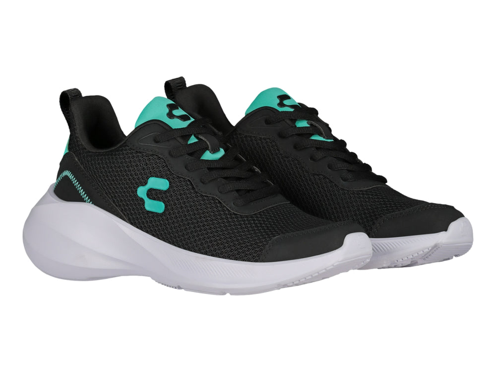 Tenis deportivos Charly color negro con detalles en aqua y suela blanca.