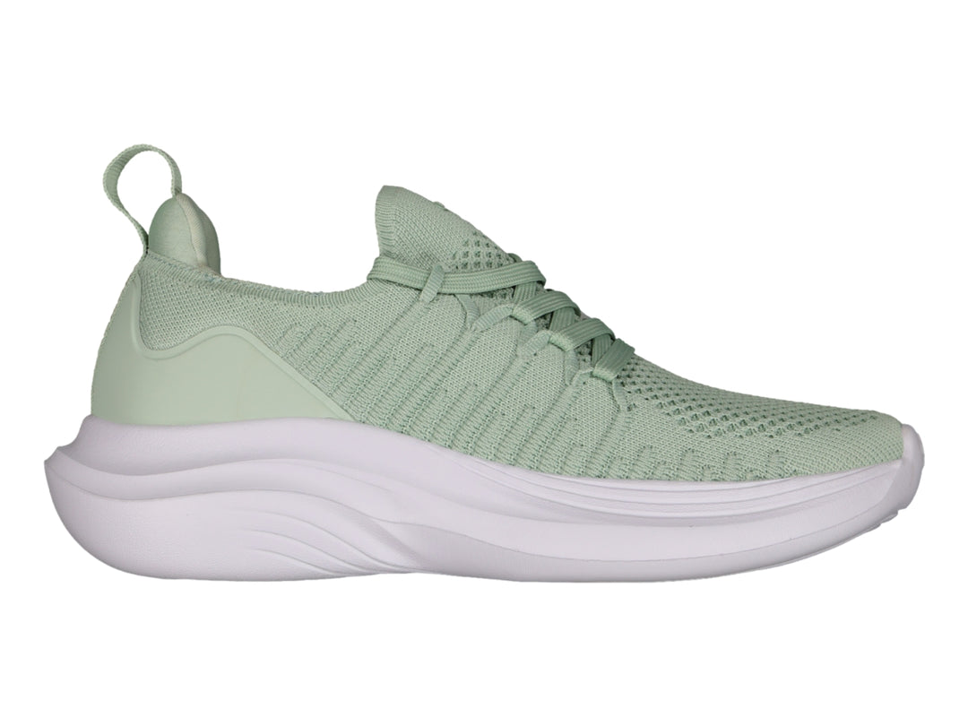 Tenis deportivos Charly color menta con suela blanca y tejido transpirable.