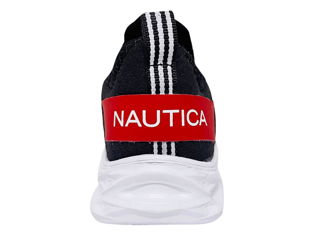 Tenis deportivos Nautica negros con suela blanca y detalle rojo en el talón, estilo slip-on.