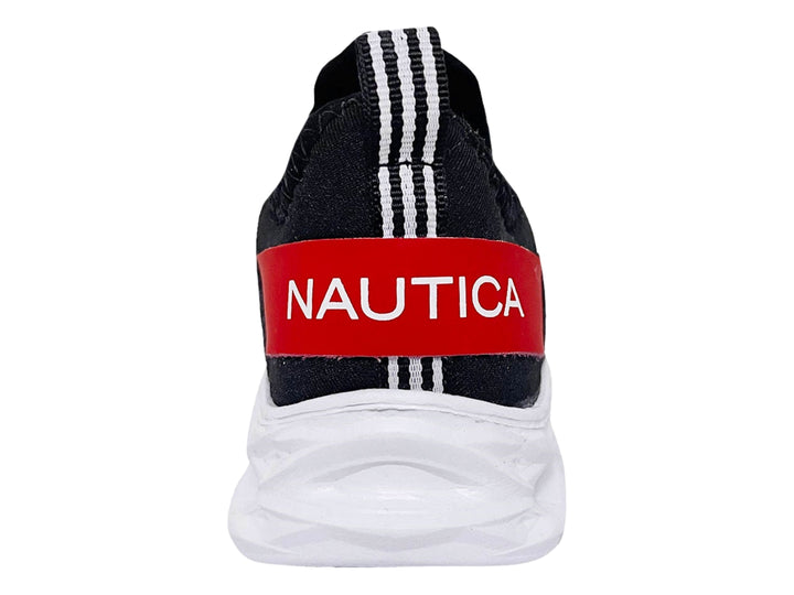Tenis deportivos Nautica negros con suela blanca y detalle rojo en el talón, estilo slip-on.