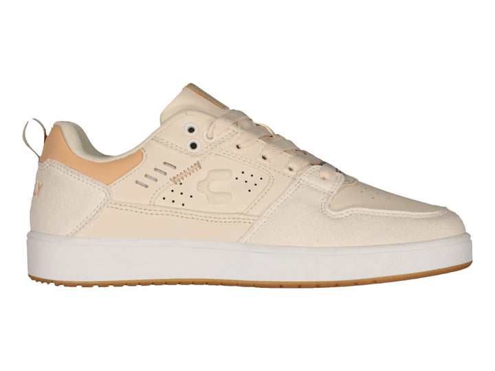 Tenis Charly color beige con suela blanca y detalles en tonos arena para un estilo casual.