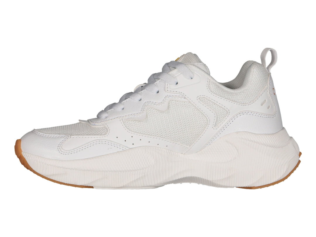 Tenis deportivos Charly blancos con detalles dorados y suela color caramelo.