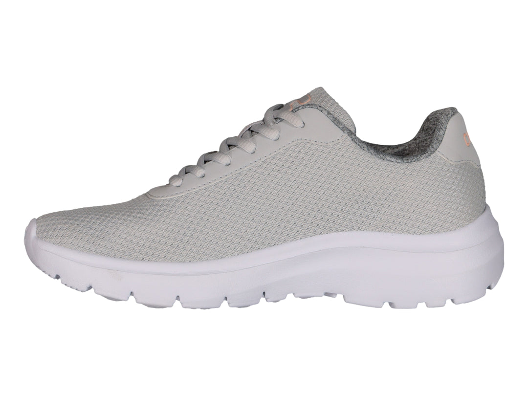 Tenis deportivos Charly color gris con suela blanca y tejido de malla.